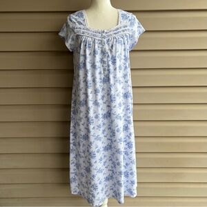 •Earth Angels• Blue Floral Short Sleeved Nightgown - Size Small